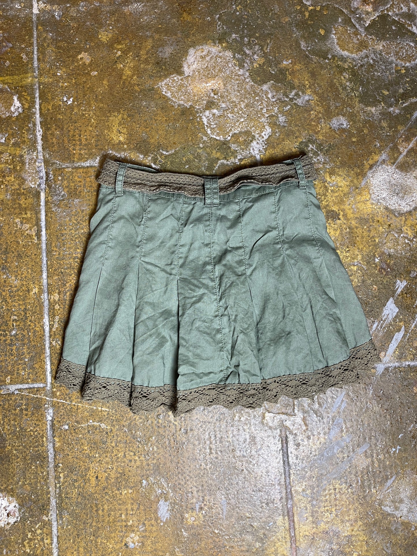 Guess Mini Skirt Khaki 2000s y2k - S