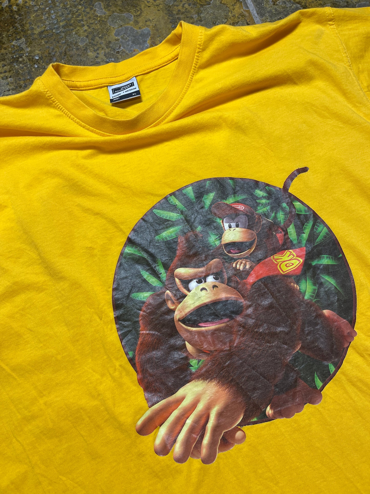 Donkey Kong  Country Returns T-Shirt 2010 Yellow - XL