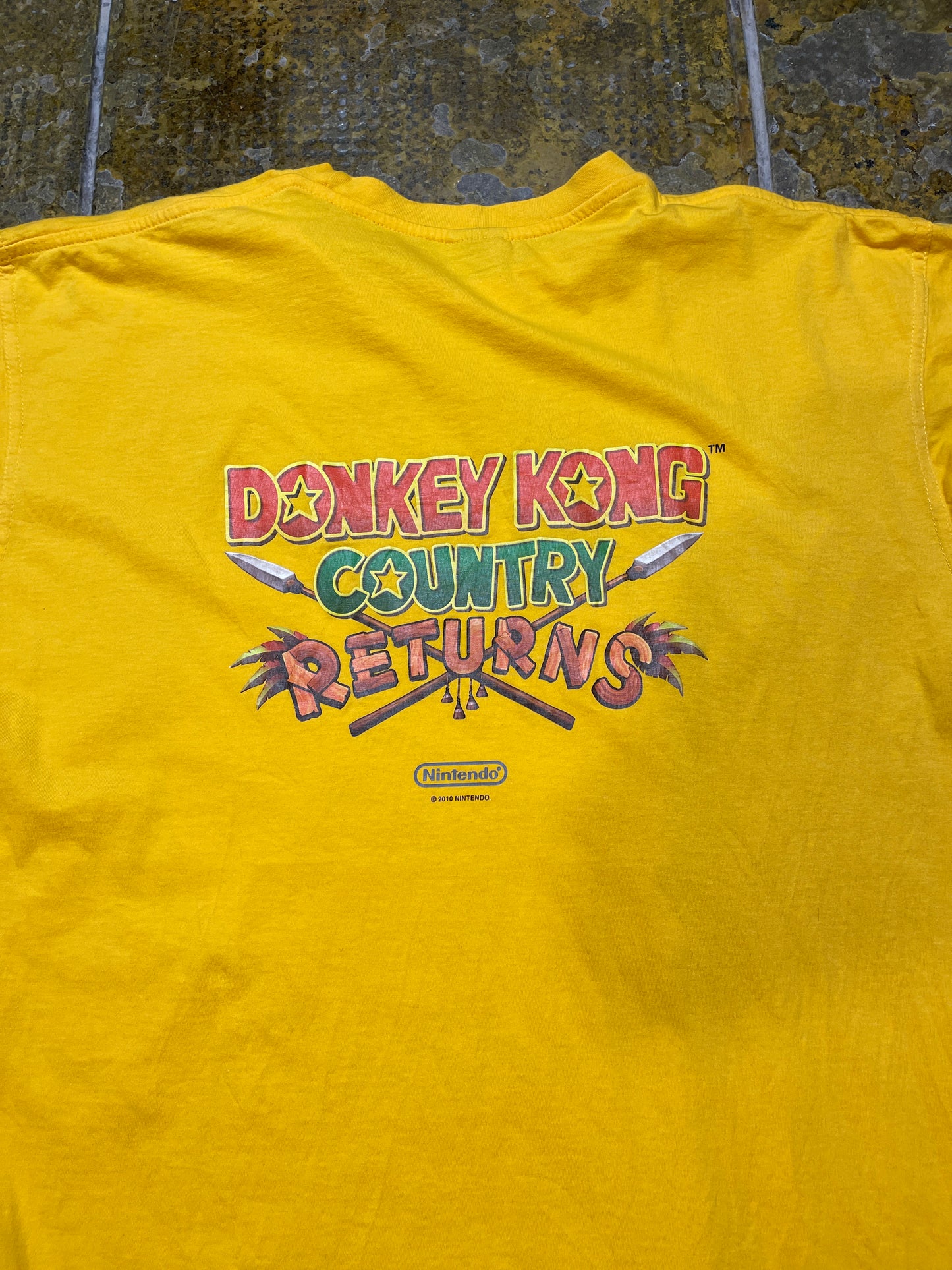 Donkey Kong  Country Returns T-Shirt 2010 Yellow - XL