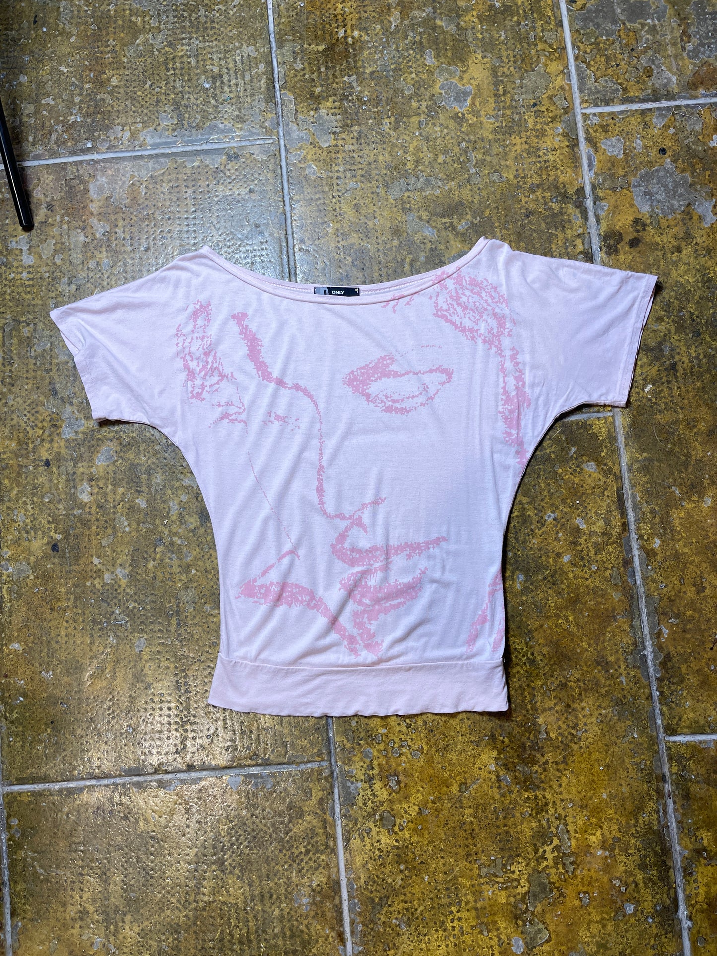 Only Short Sleeve Face Top Rose 2000s y2k - XS