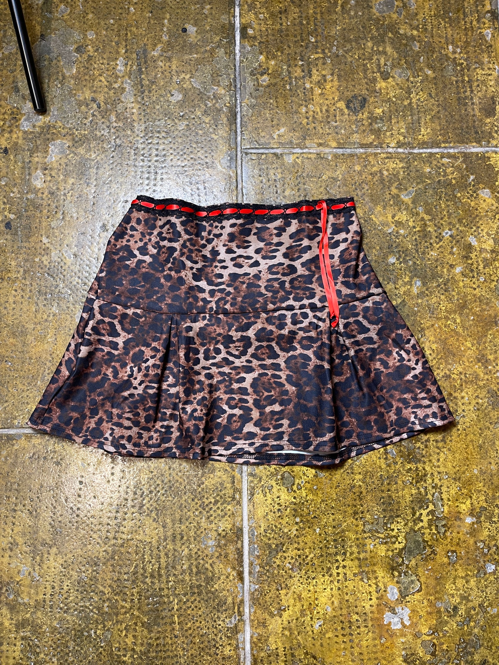 Boohoo Mini Leopard Skirt 2000s y2k - L