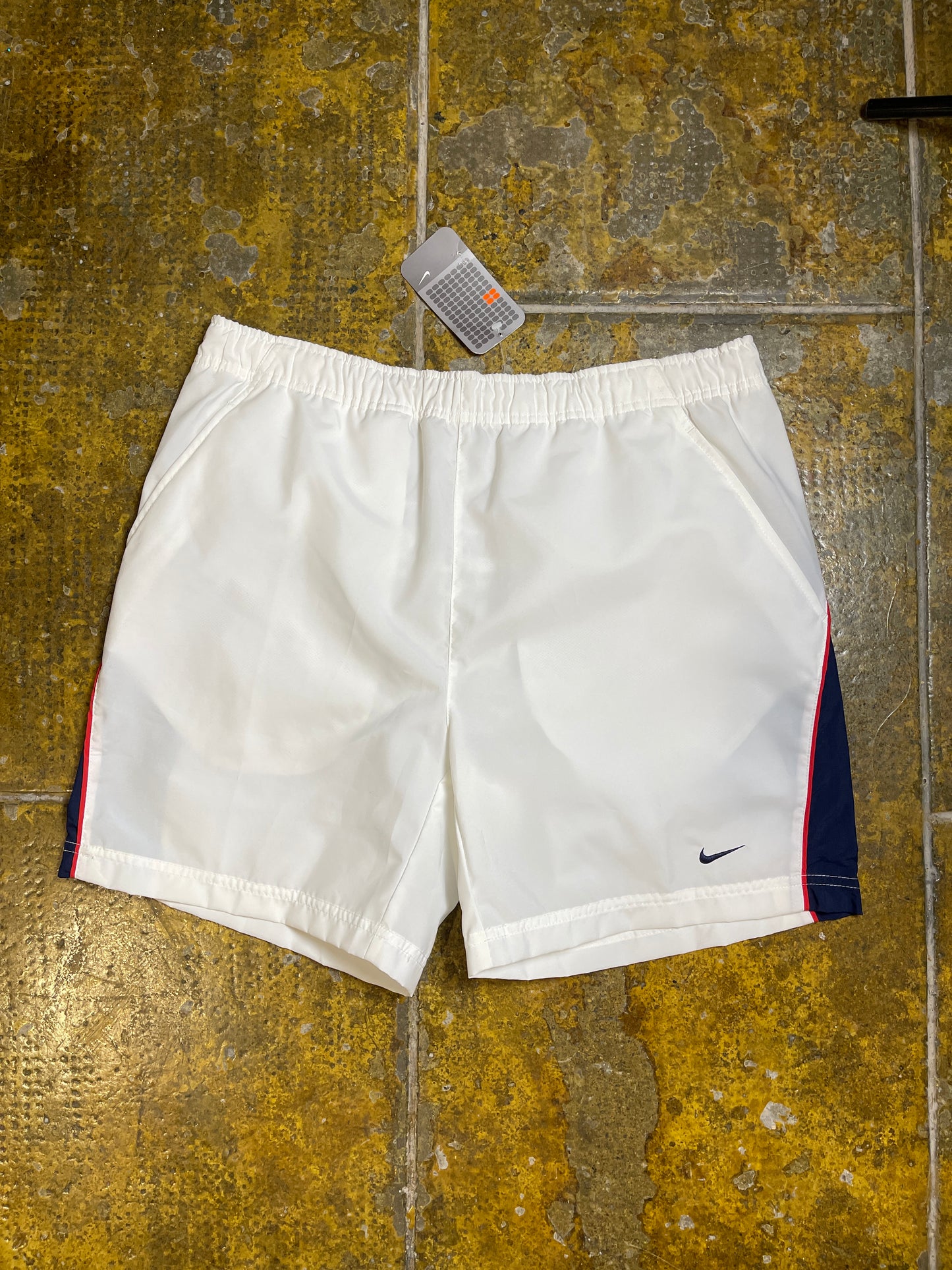 Nike Sport Shorts White 2000s y2k Deadstock - L