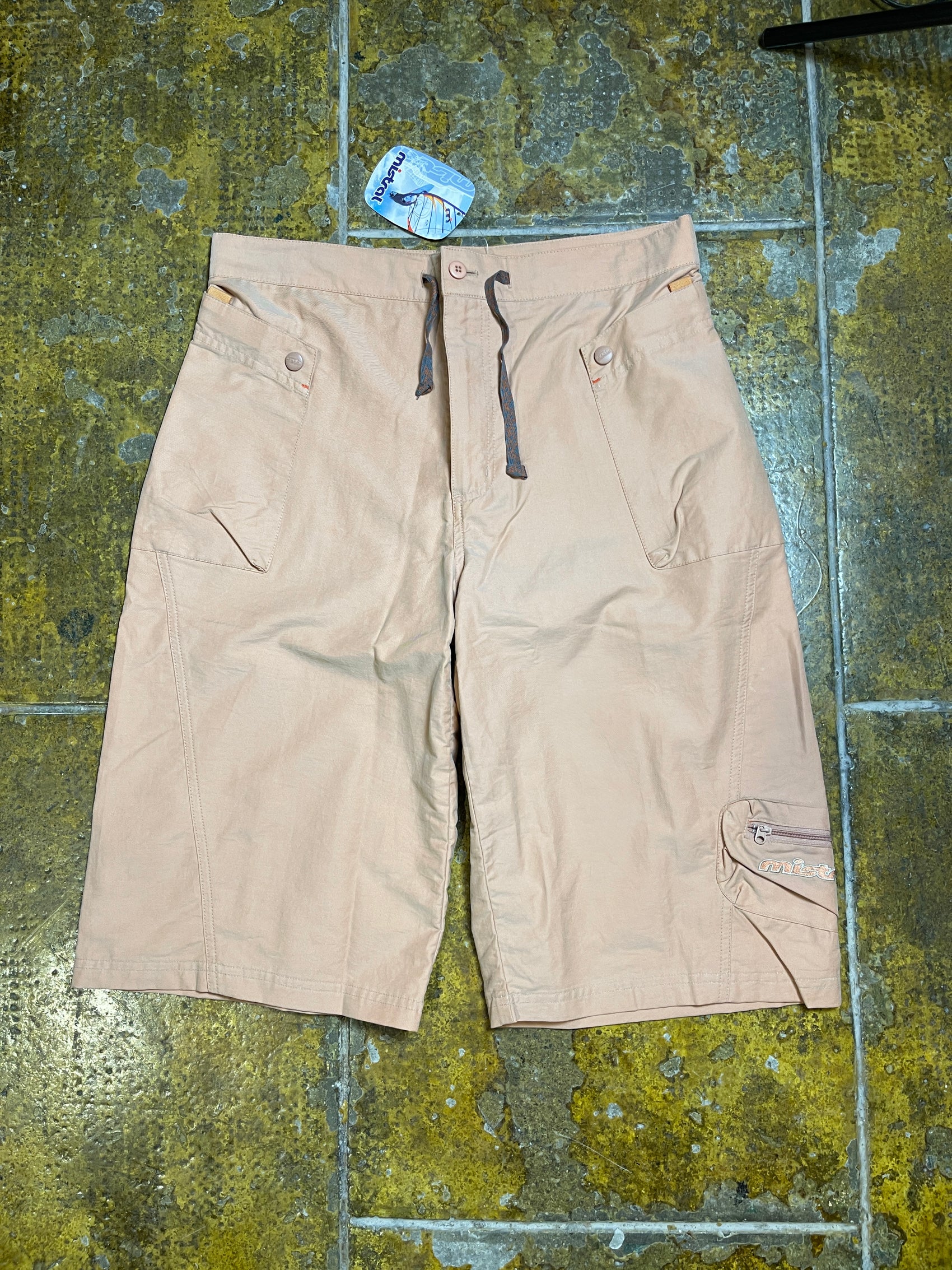 Mistral Bermuda Shorts Salmon 2000s y2k Deadstock - M