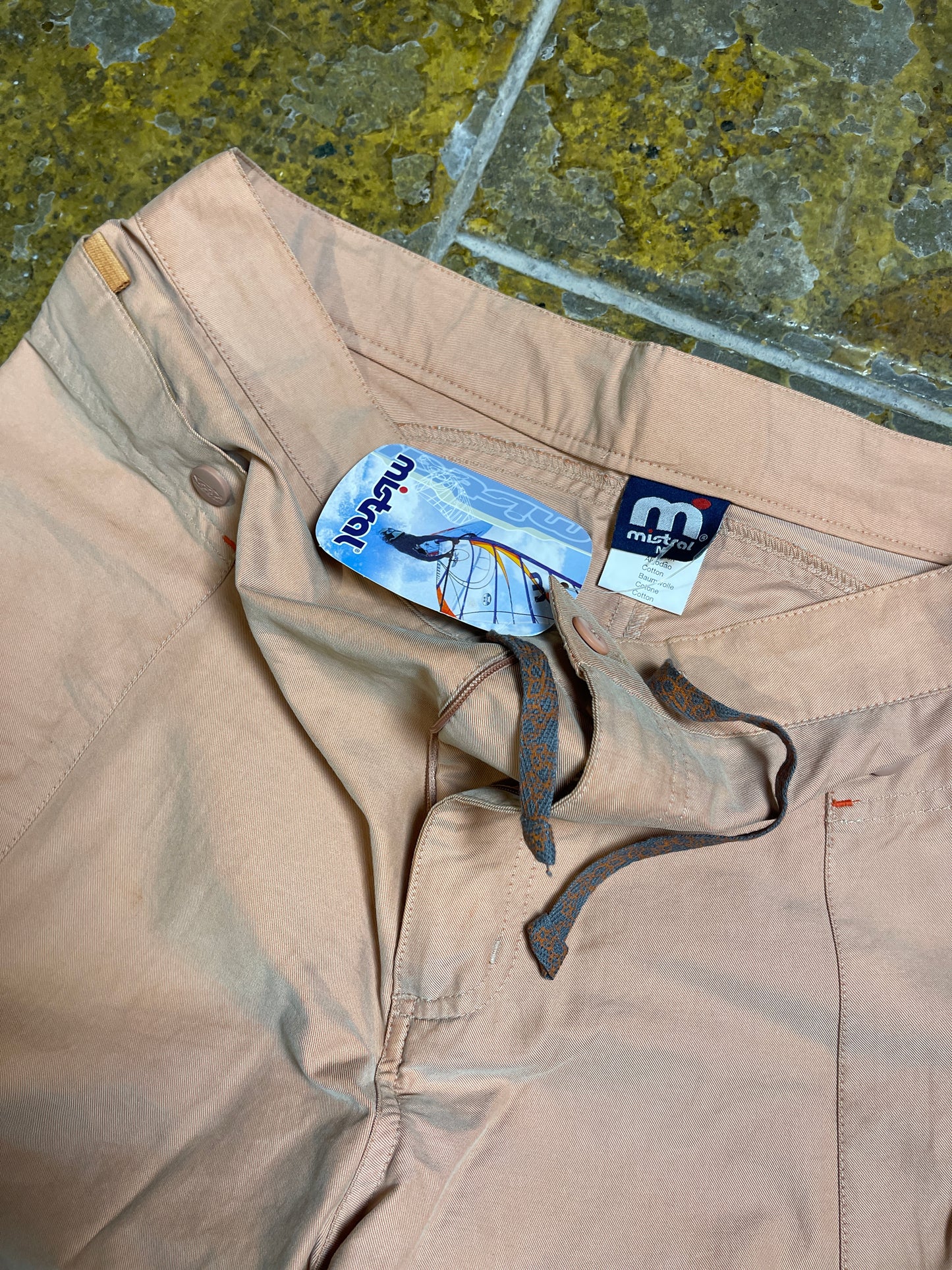Mistral Bermuda Shorts Salmon 2000s y2k Deadstock - M