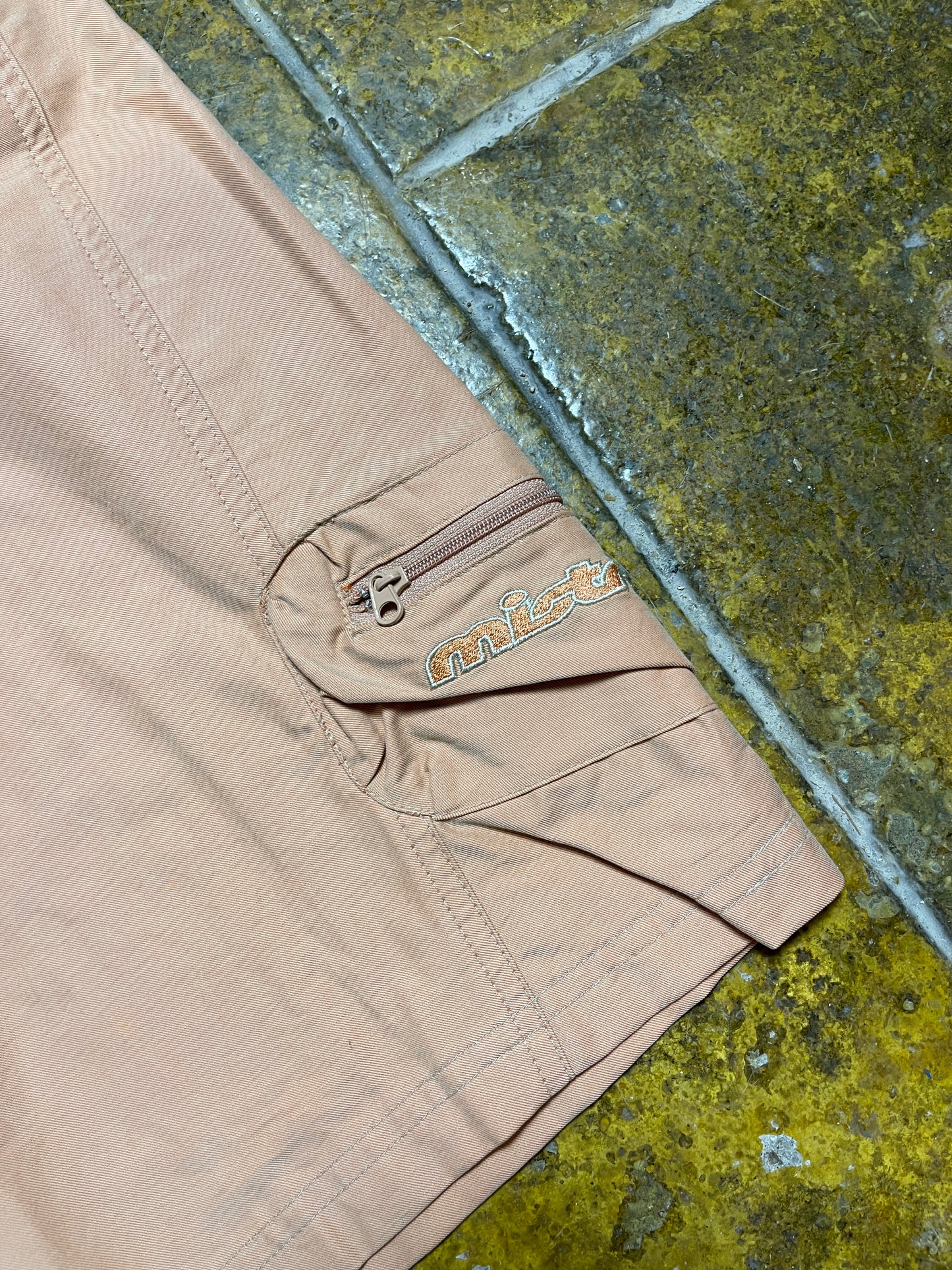 Mistral Bermuda Shorts Salmon 2000s y2k Deadstock - M