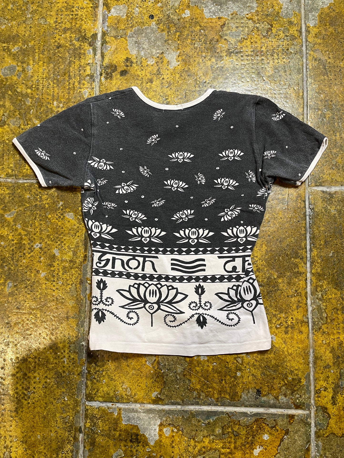 Chevignon Short Sleeve Top Black White 2000s y2k - XS