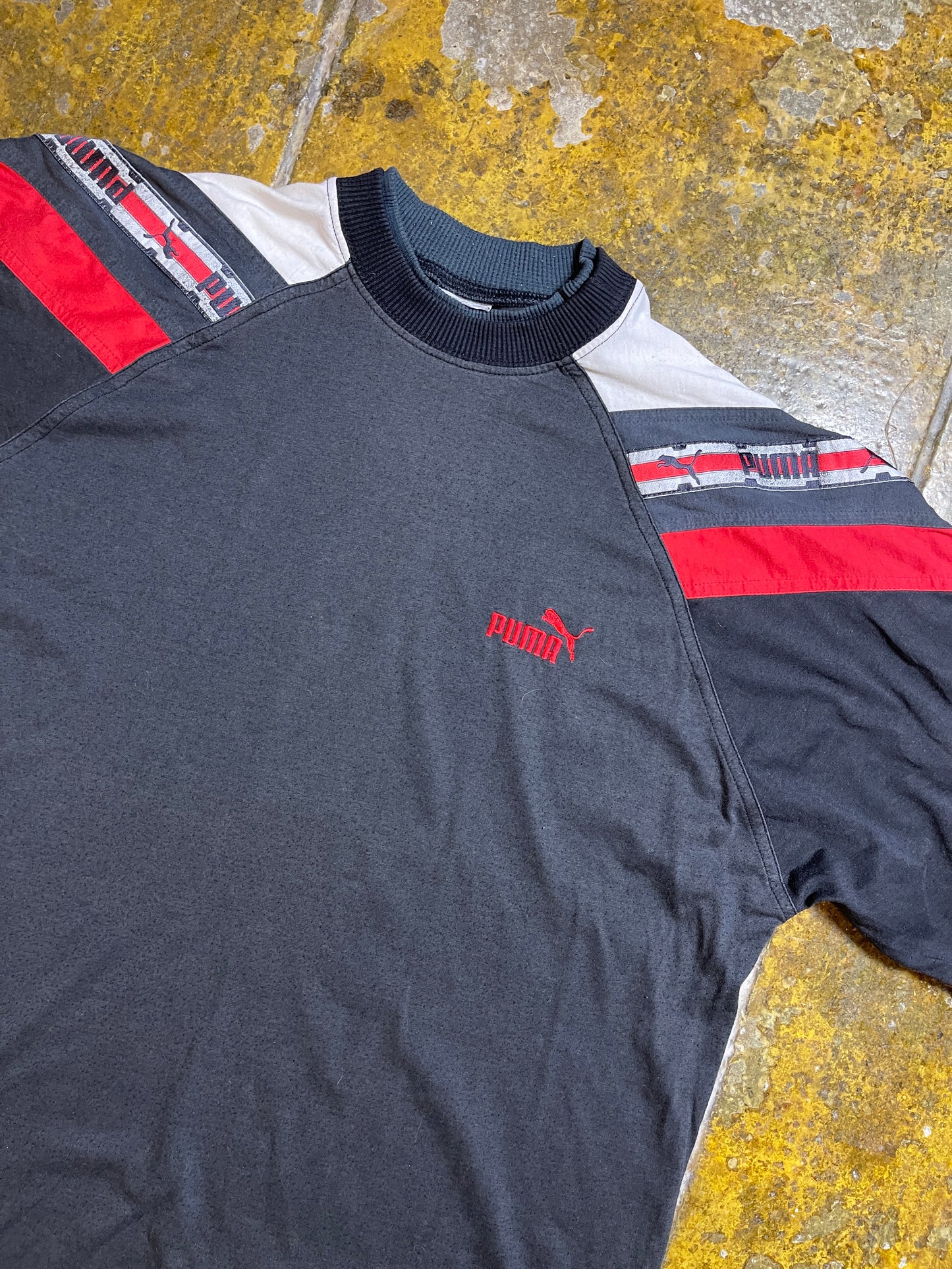 Vintage Puma T-Shirt Black Red 1990s - L