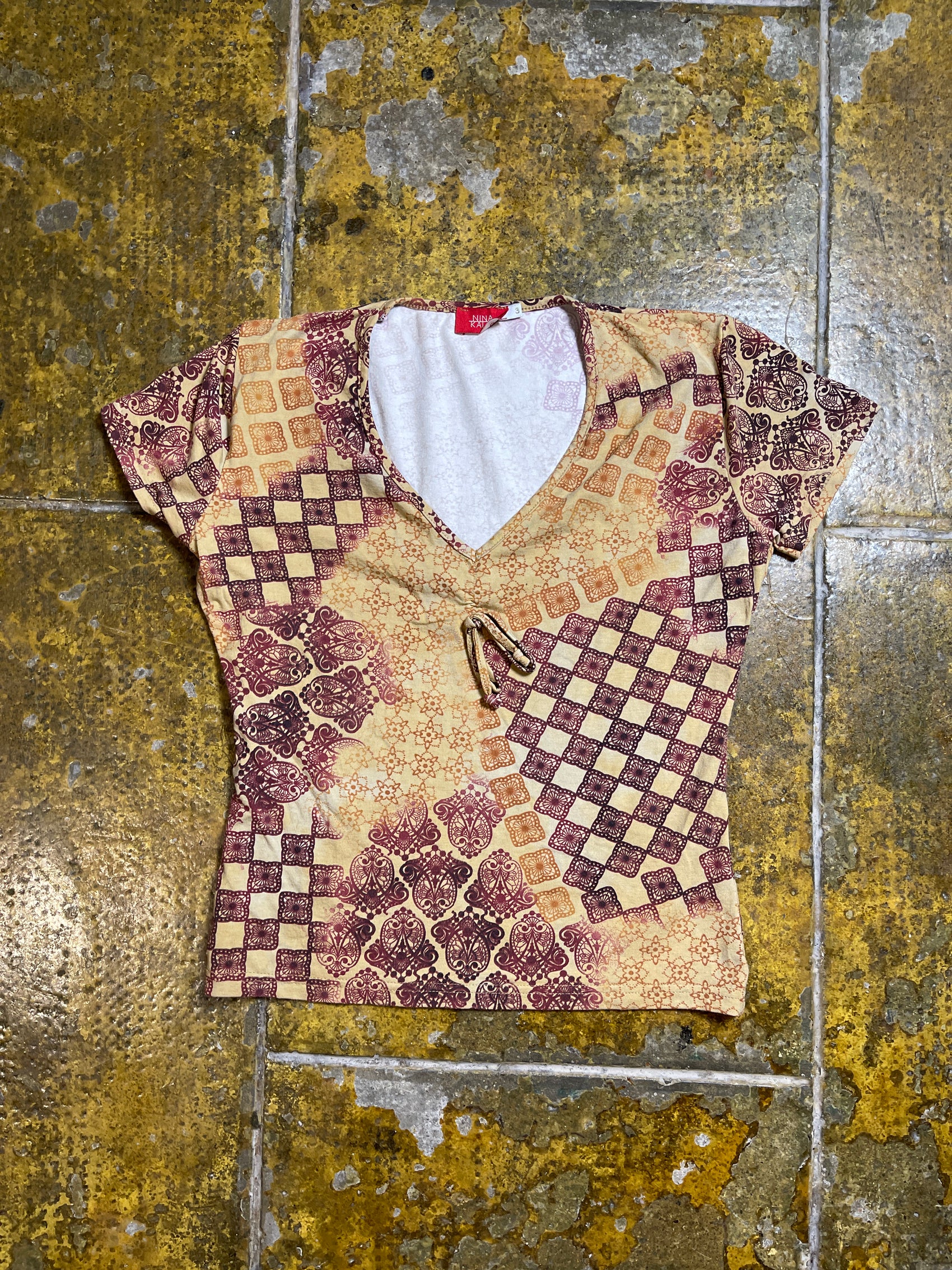 Nina Kalio Short Sleeve Top Beige Red 2000s y2k - L