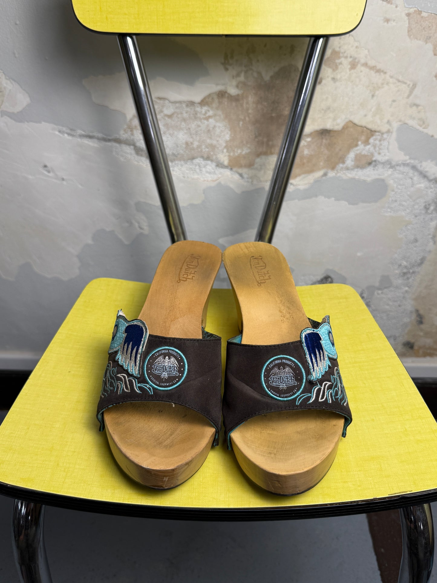 Early 2000s Von Dutch Flying Eyeball Engraved Wooden Clog Sandals Brown Blue - 40