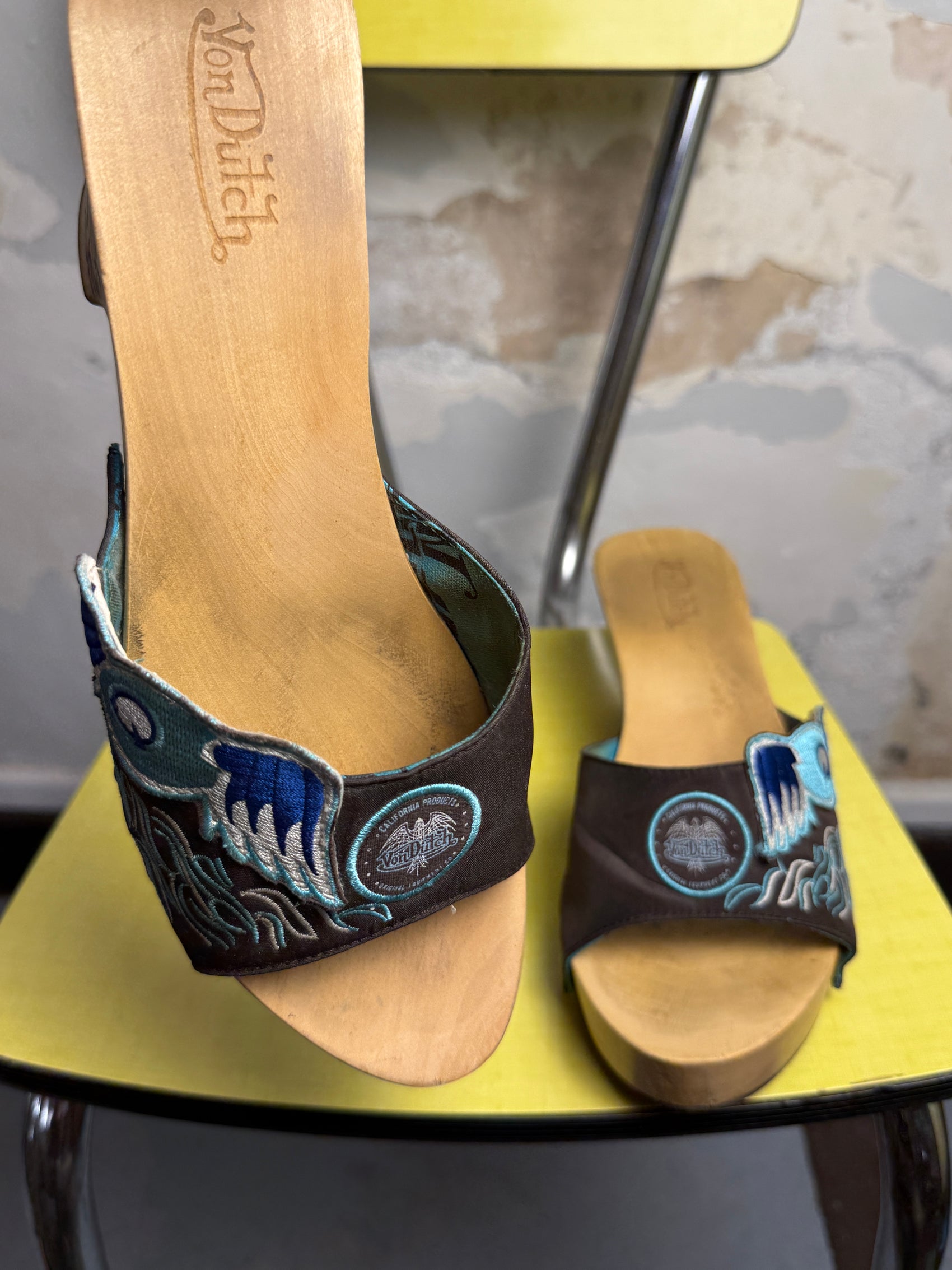 Early 2000s Von Dutch Flying Eyeball Engraved Wooden Clog Sandals Brown Blue - 40