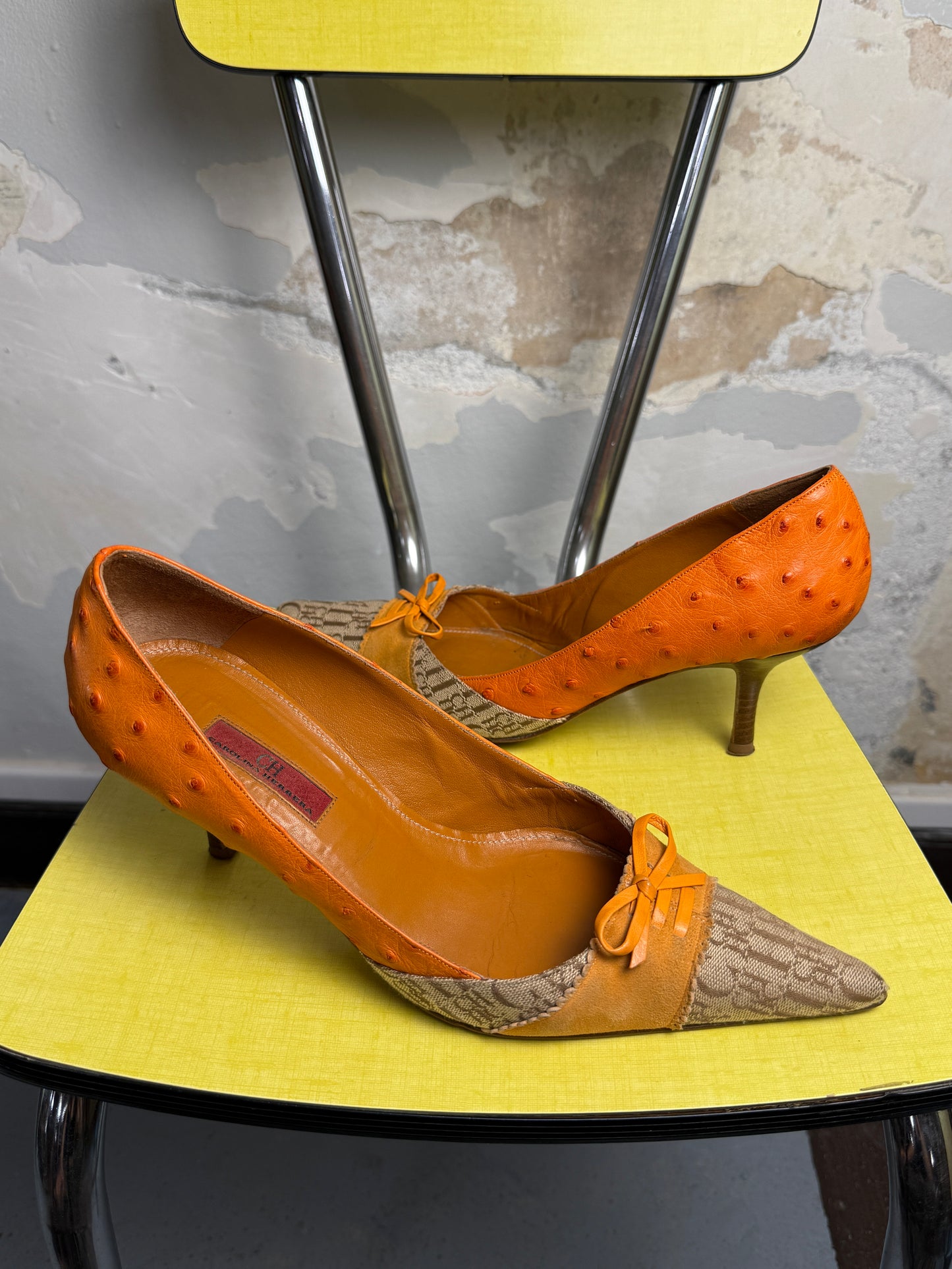 Y2k Carolina Herrera Monogram Canvas Ostrich Trim Pump Heels Beige Orange - 39