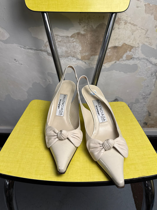 Vintage 80s / 90s Balenciaga Leather Slingback Bow Pumps Off White - 38