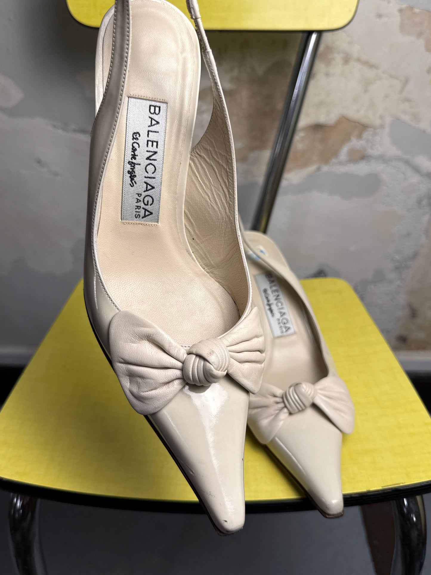 Vintage 80s / 90s Balenciaga Leather Slingback Bow Pumps Off White - 38