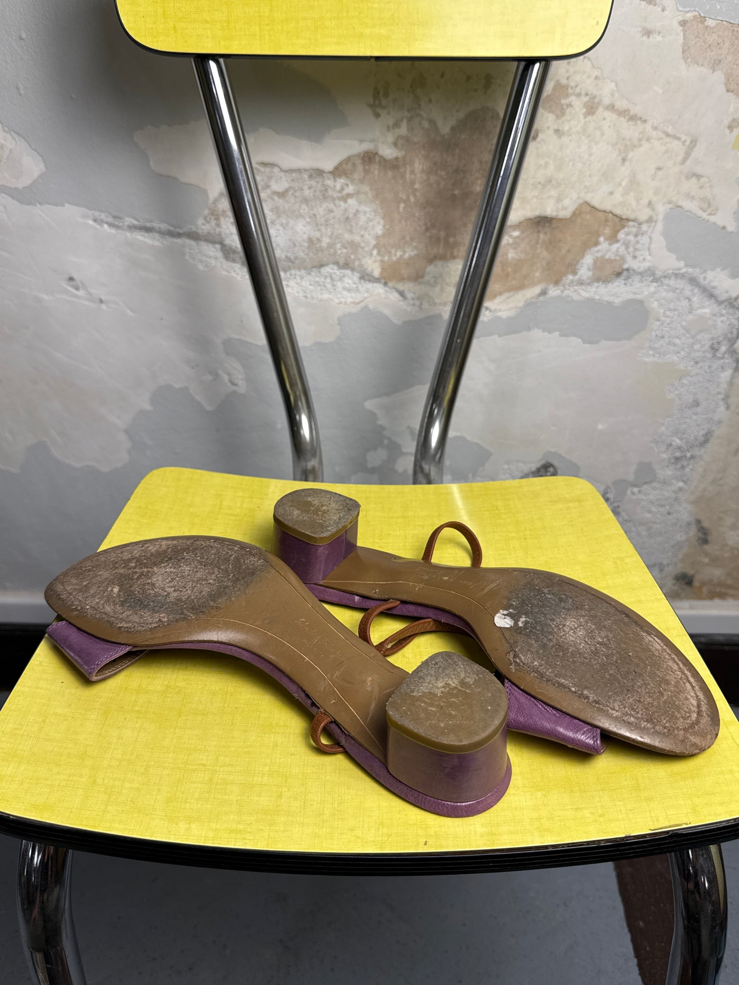 Vintage 90s / 2000s Ferragamo Glory Strappy Kitten Heels Lilac - 39