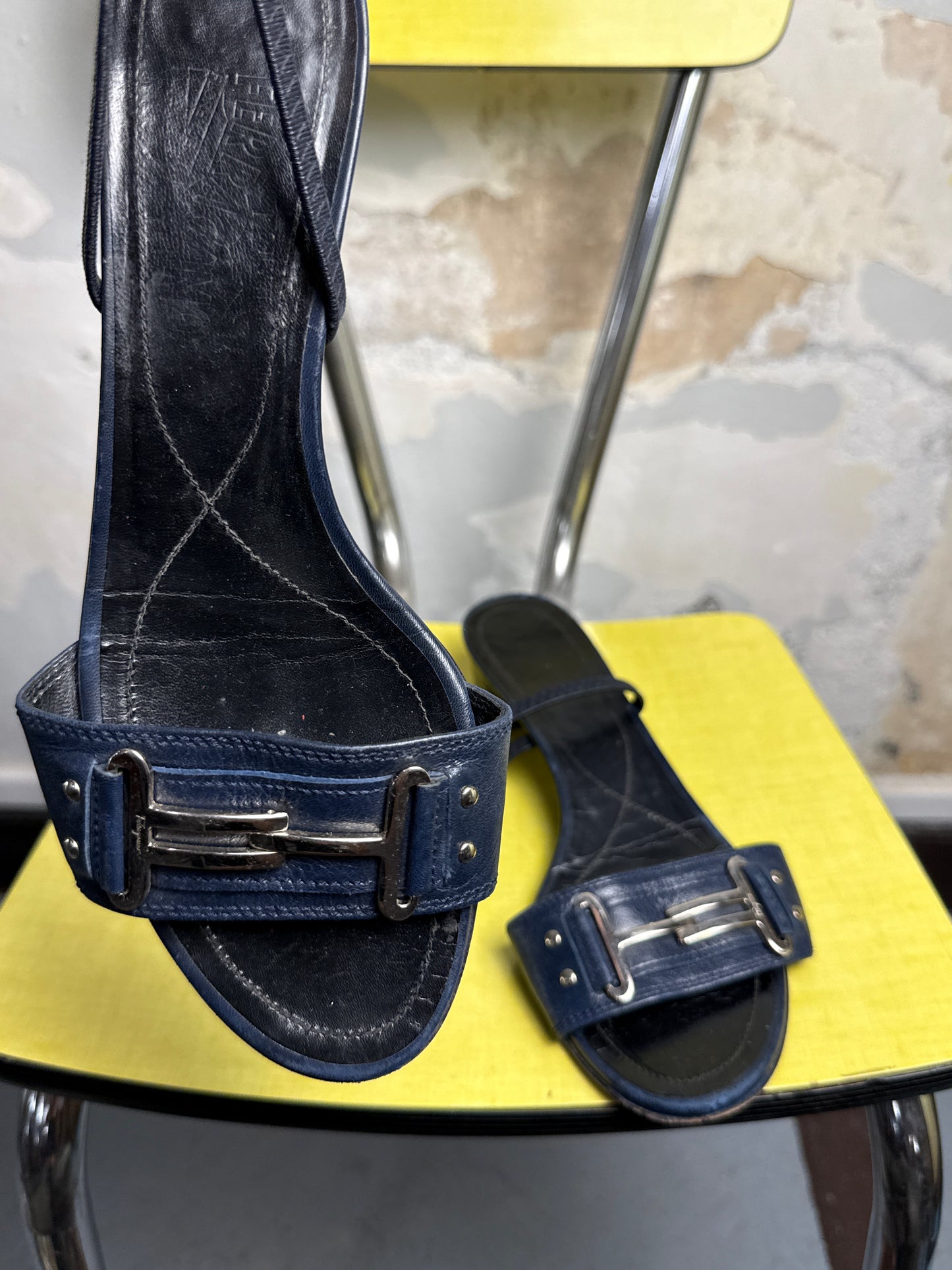 Vintage 90s / 2000s Ferragamo Glory Strappy Kitten Heels Night Blue - 39