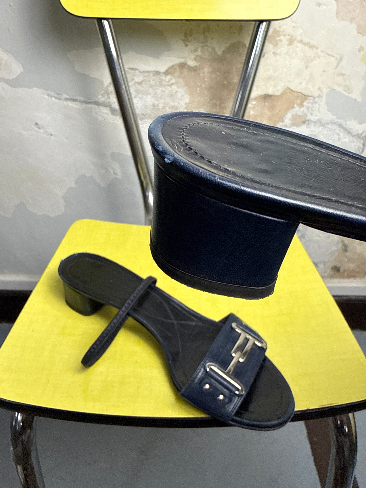 Vintage 90s / 2000s Ferragamo Glory Strappy Kitten Heels Night Blue - 39