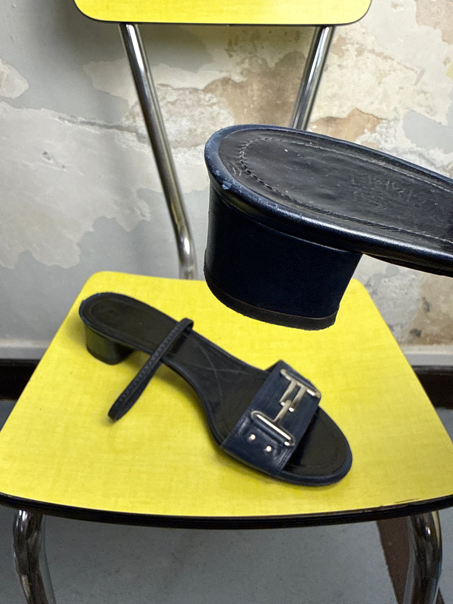 Vintage 90s / 2000s Ferragamo Glory Strappy Kitten Heels Night Blue - 39