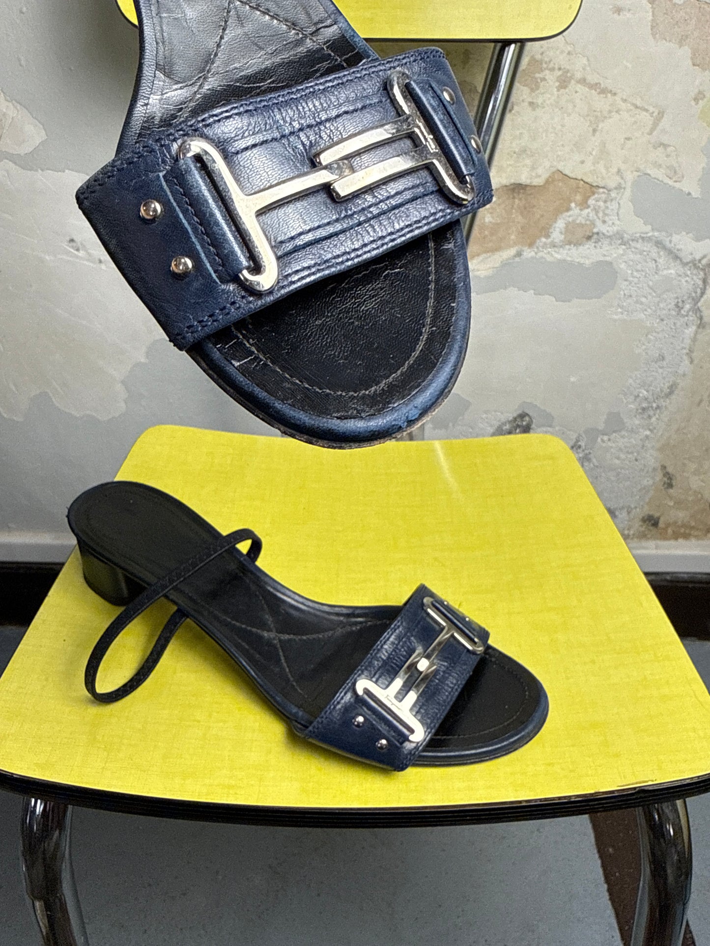 Vintage 90s / 2000s Ferragamo Glory Strappy Kitten Heels Night Blue - 39