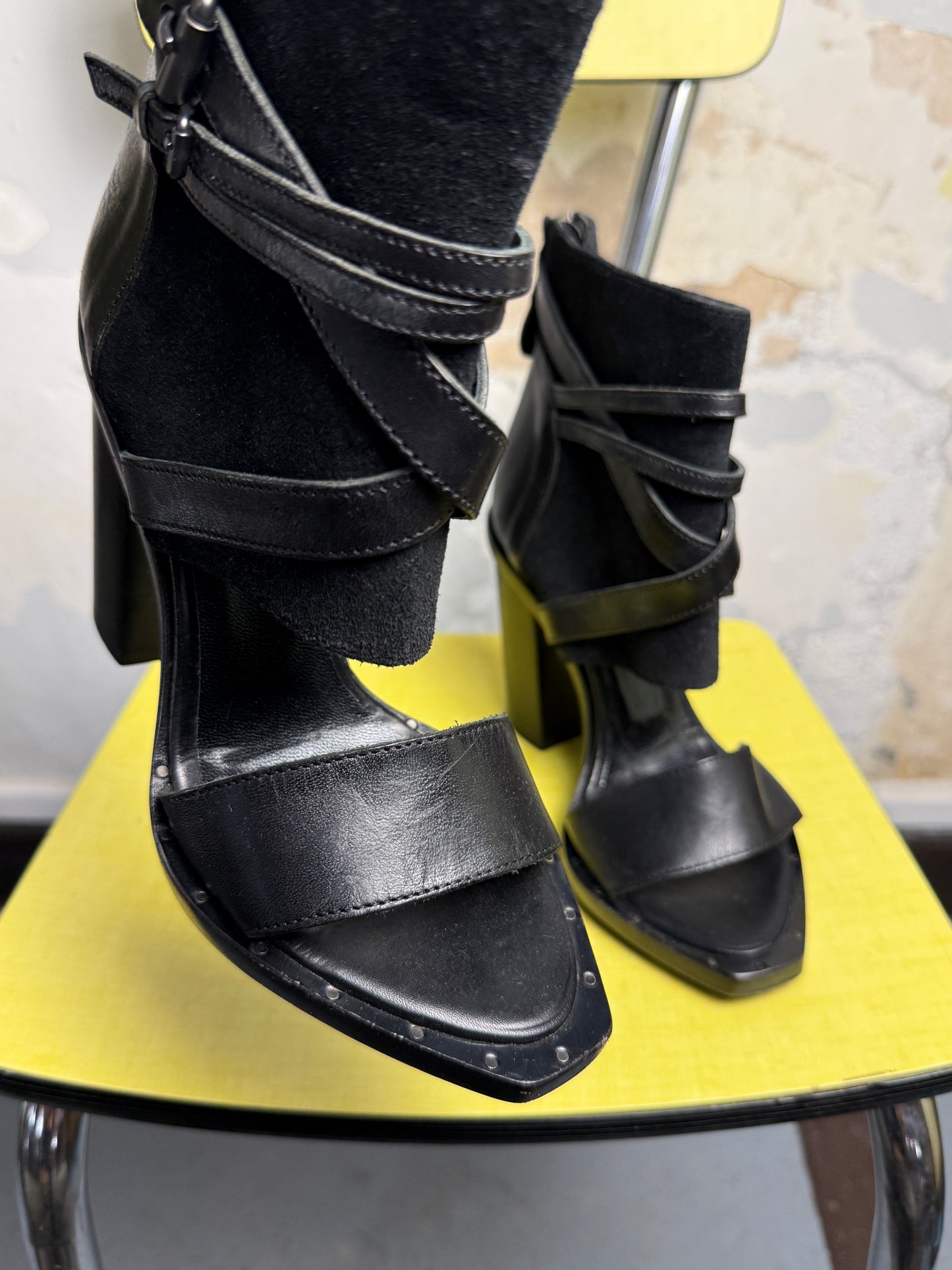 Y2k Diesel Black Gold Vivien Cutout Bootie Sandal Black - 35