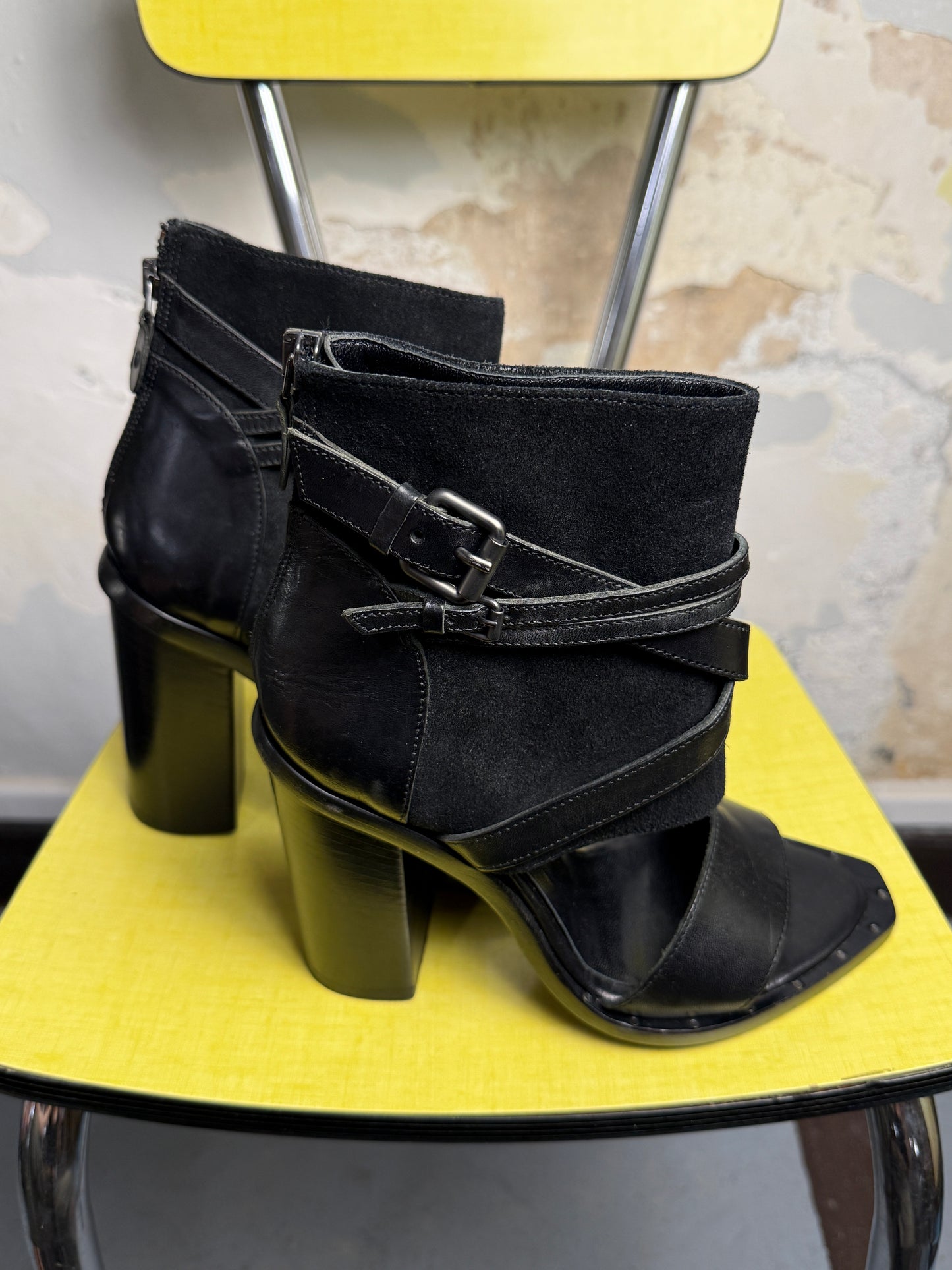 Y2k Diesel Black Gold Vivien Cutout Bootie Sandal Black - 35