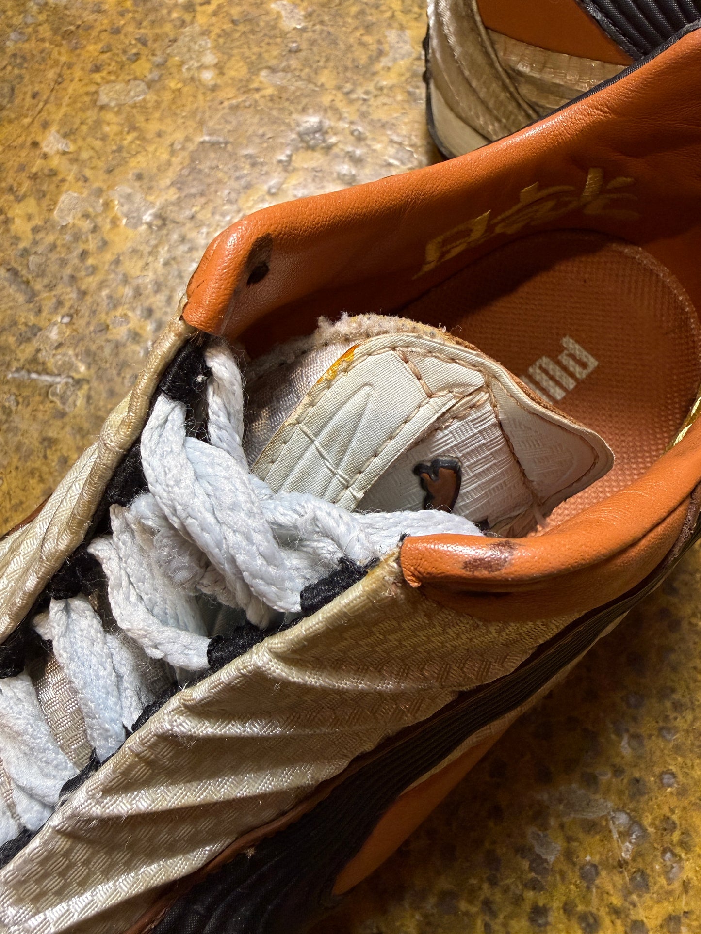 Vintage 2000s Puma Shudoh Lifestyle White Orange - 38