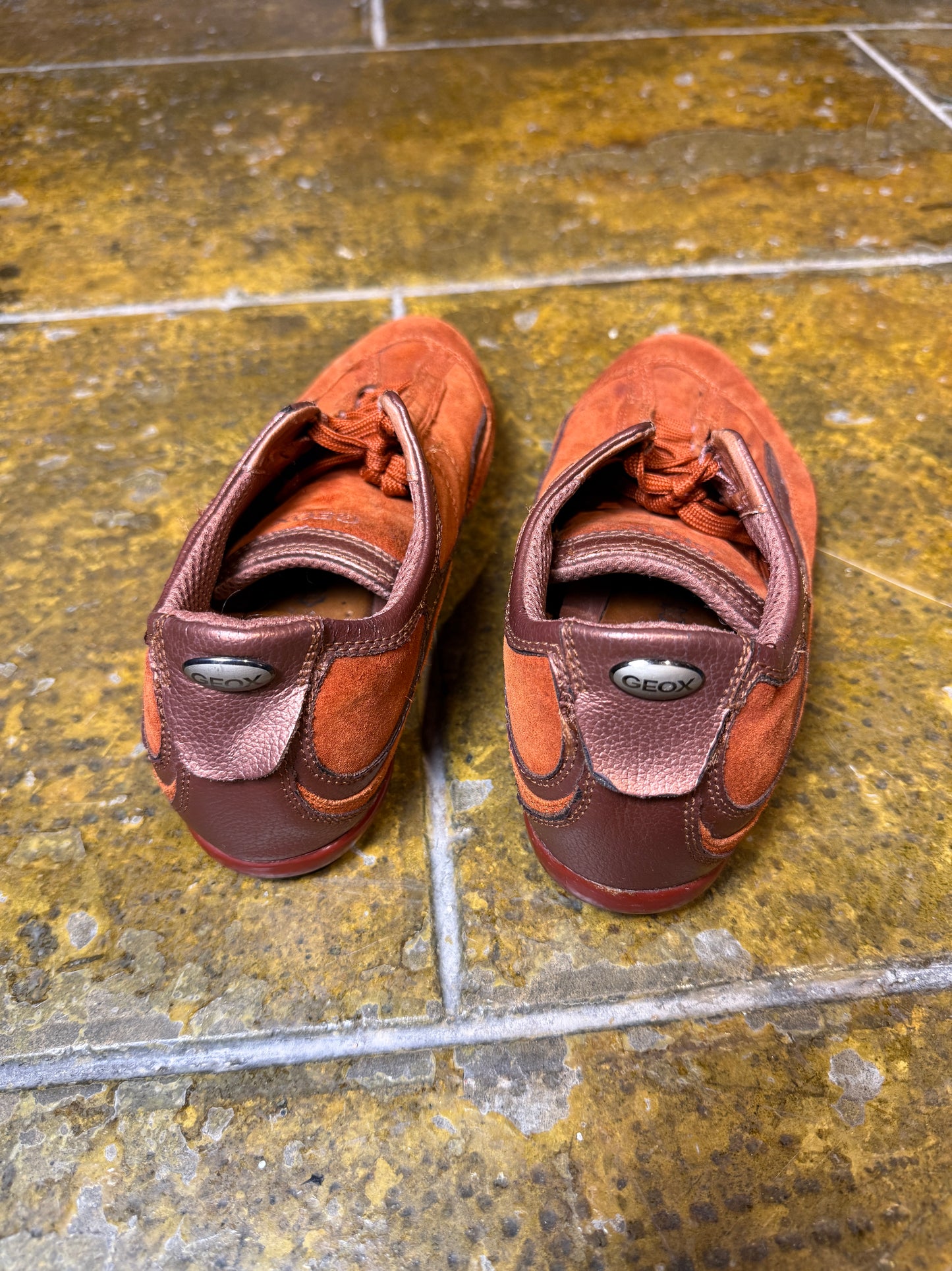 Mid 2000s Geox Snake Original Leather Sneakers Orange - 38