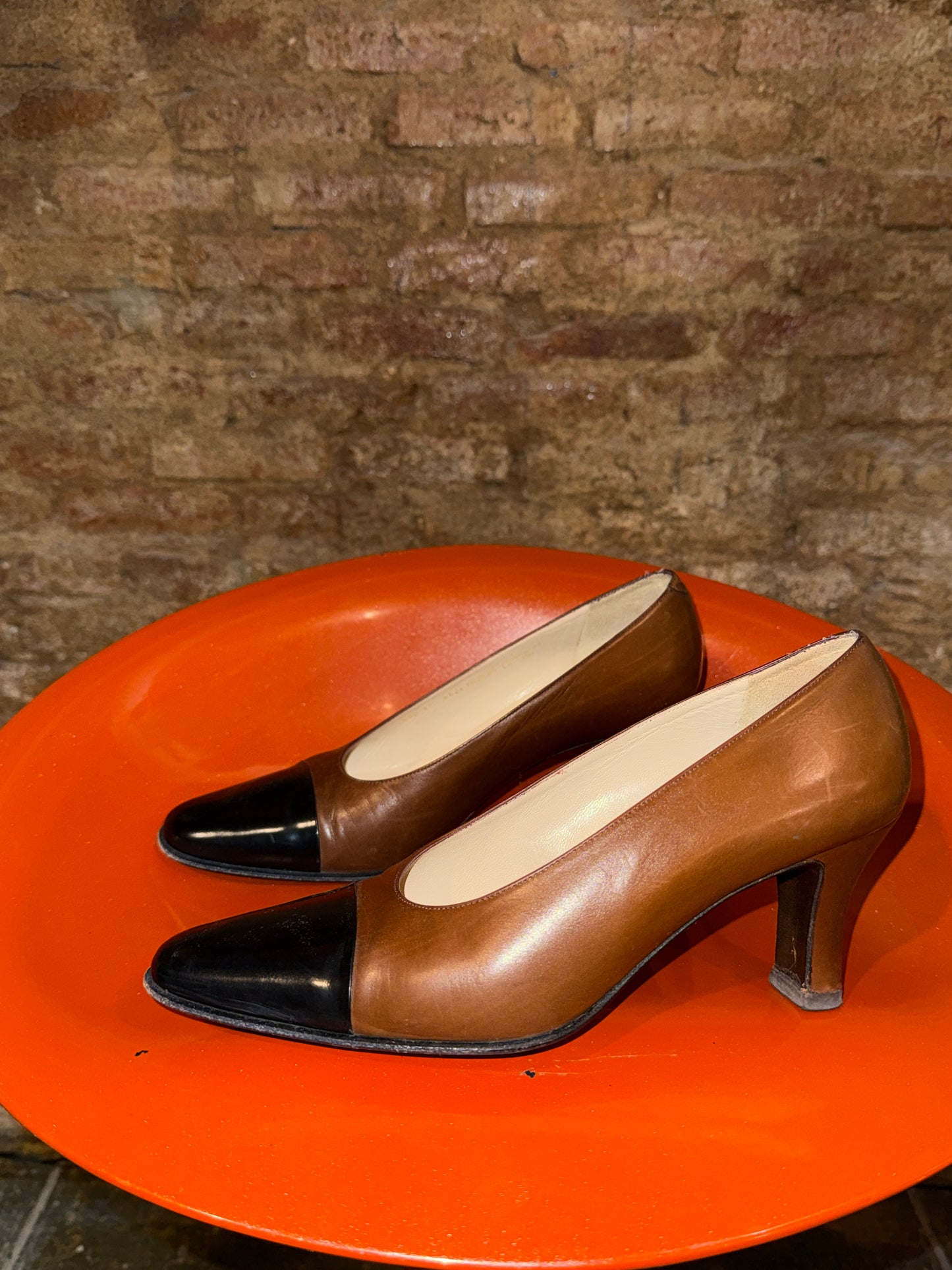Vintage 80s - 90s Balenciaga Leather Cap-Toe Pump Brown Black - EU37/38