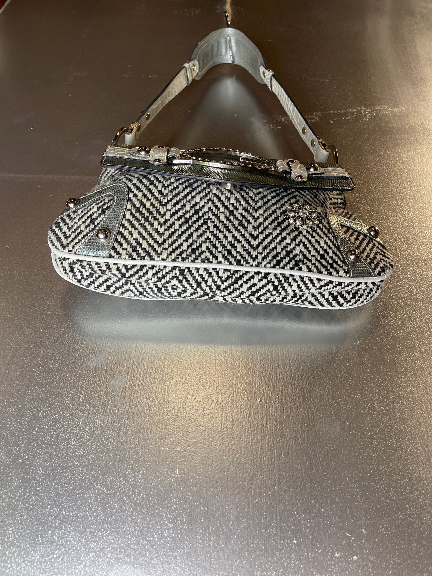 Guess White Silver Shoulder Bag 2000s y2k