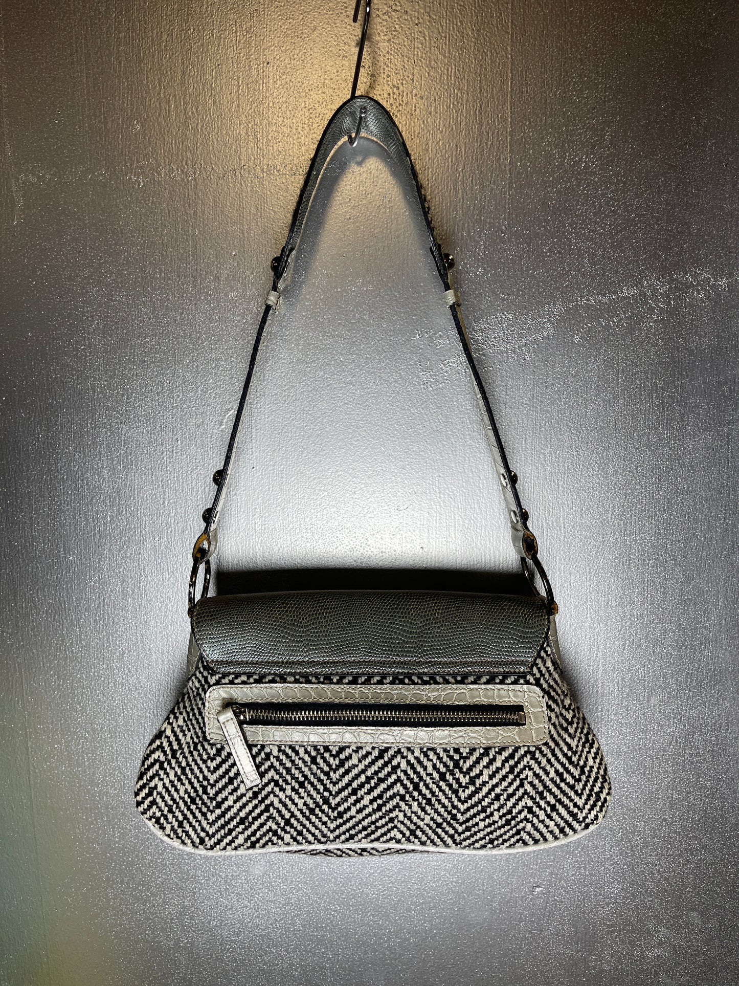 Guess White Silver Shoulder Bag 2000s y2k