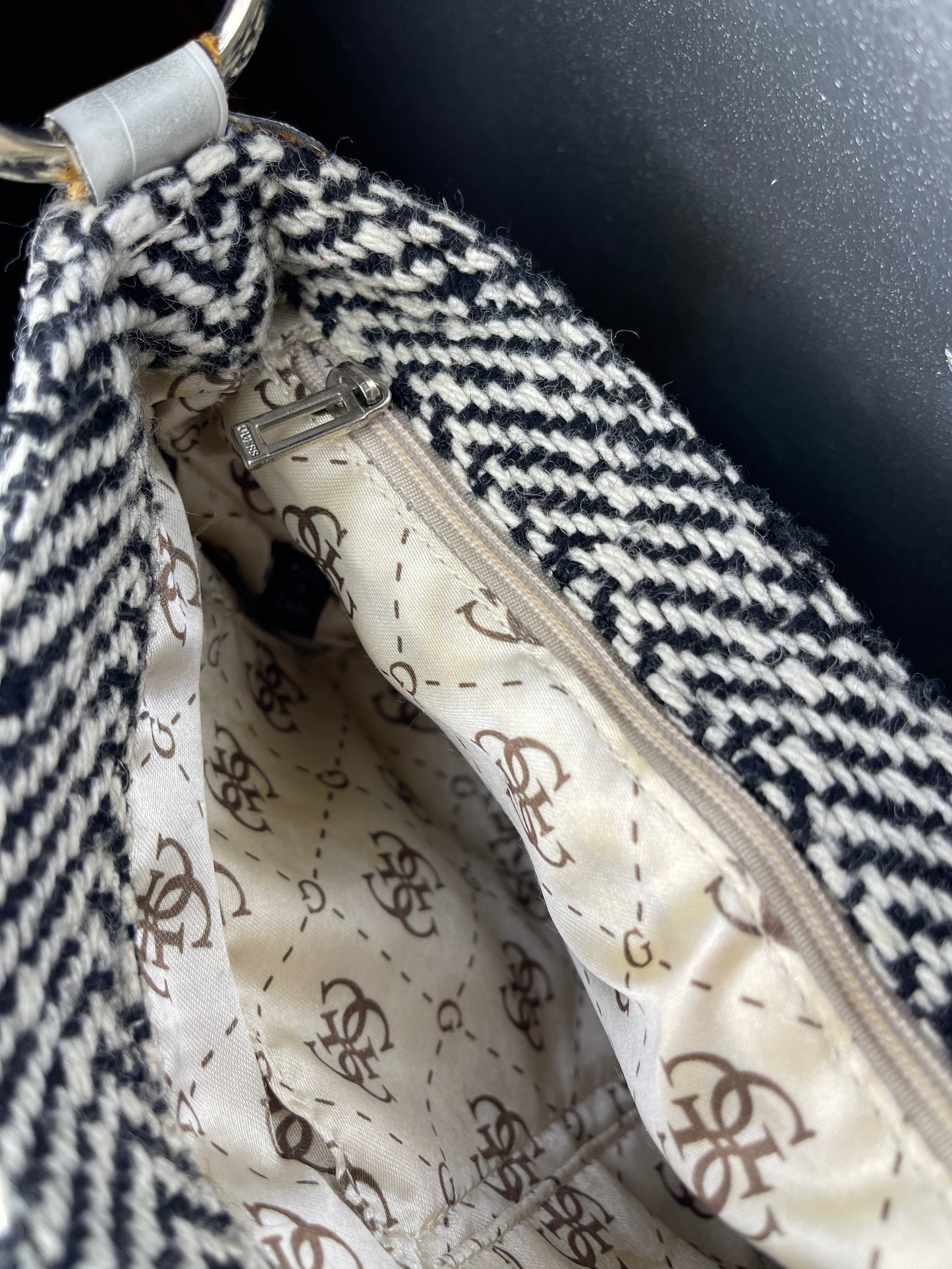 Guess White Silver Shoulder Bag 2000s y2k