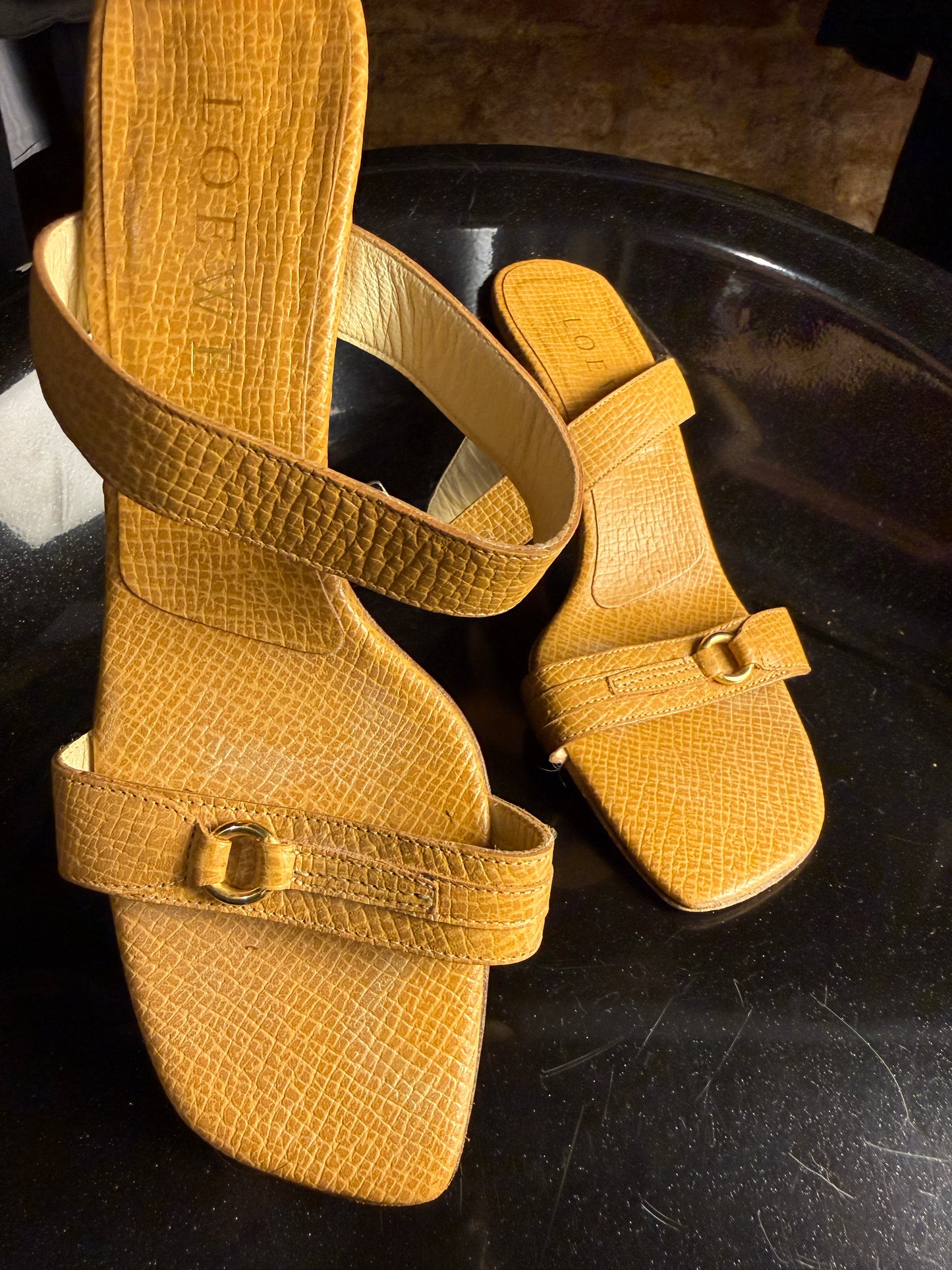 Vintage 90s / 2000s Loewe Lizard-Embossed Asymetric Strap Sandals Brown - EU37