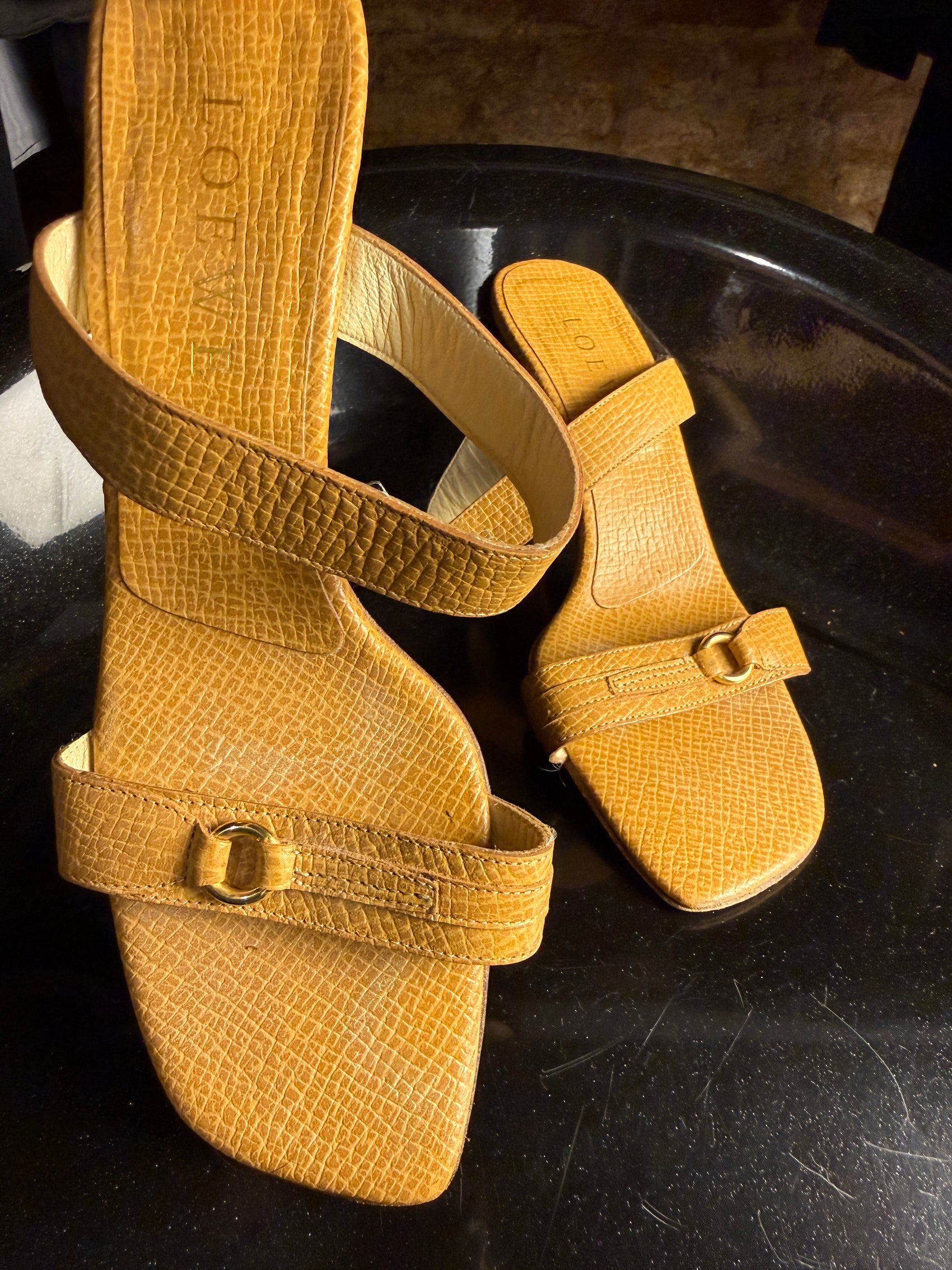 Vintage 90s / 2000s Loewe Lizard-Embossed Asymetric Strap Sandals Brown - EU37