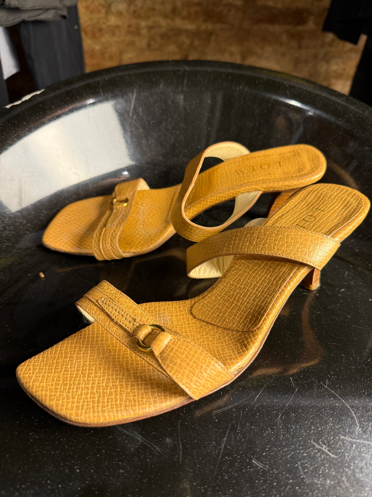 Vintage 90s / 2000s Loewe Lizard-Embossed Asymetric Strap Sandals Brown - EU37
