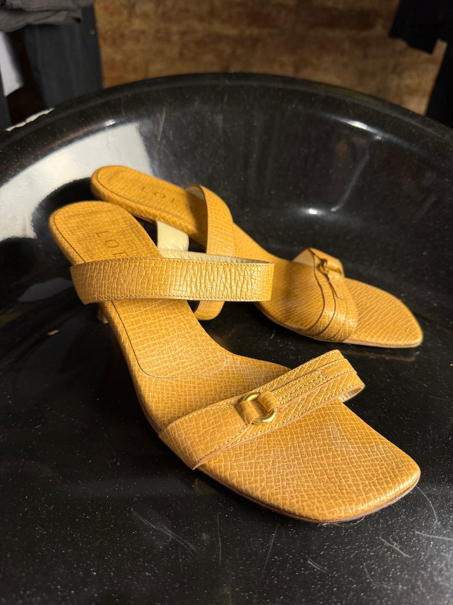 Vintage 90s / 2000s Loewe Lizard-Embossed Asymetric Strap Sandals Brown - EU37