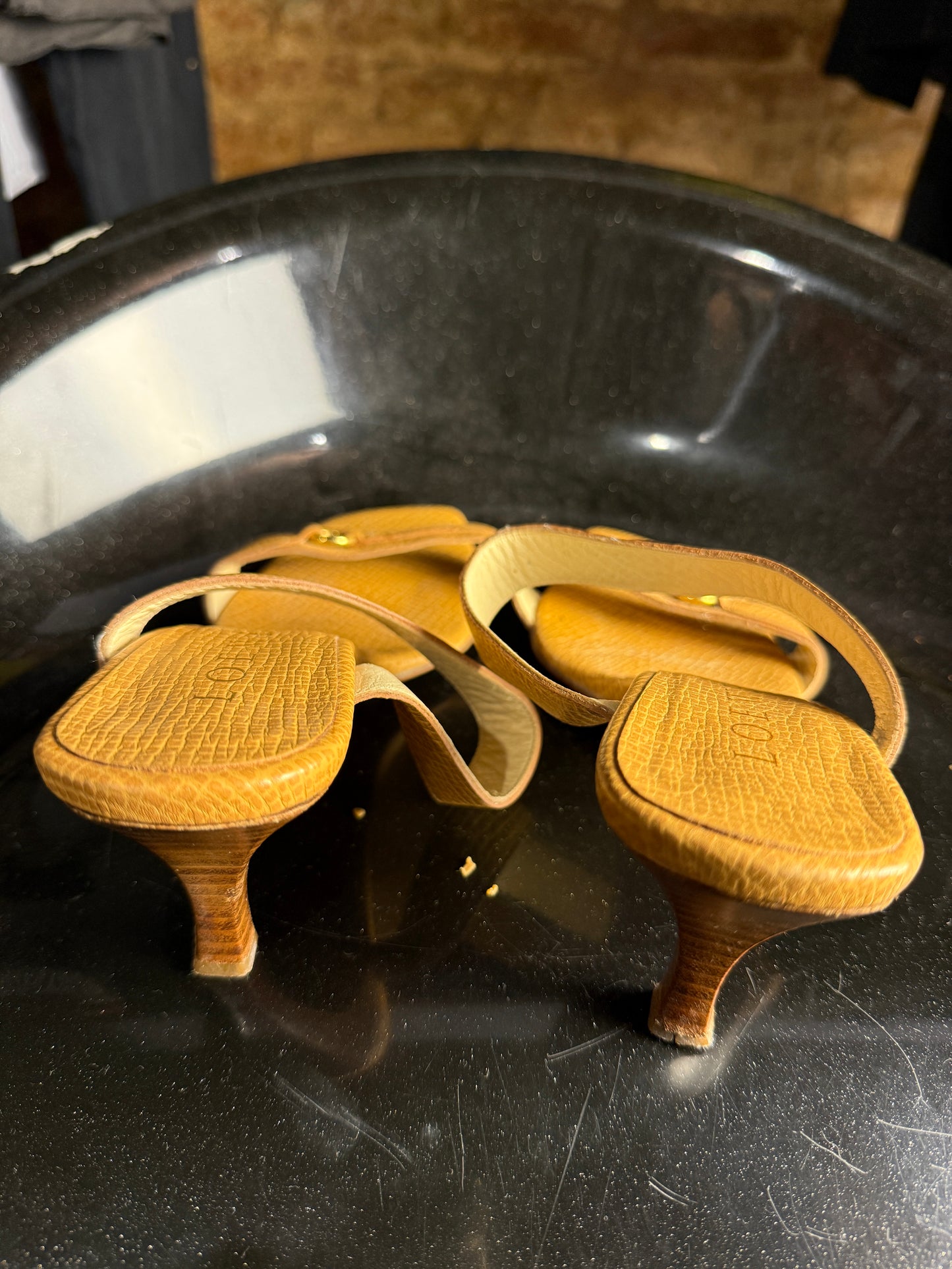 Vintage 90s / 2000s Loewe Lizard-Embossed Asymetric Strap Sandals Brown - EU37