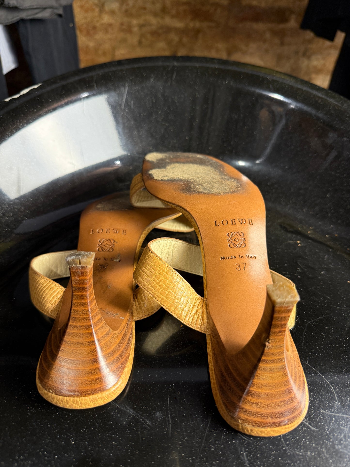 Vintage 90s / 2000s Loewe Lizard-Embossed Asymetric Strap Sandals Brown - EU37