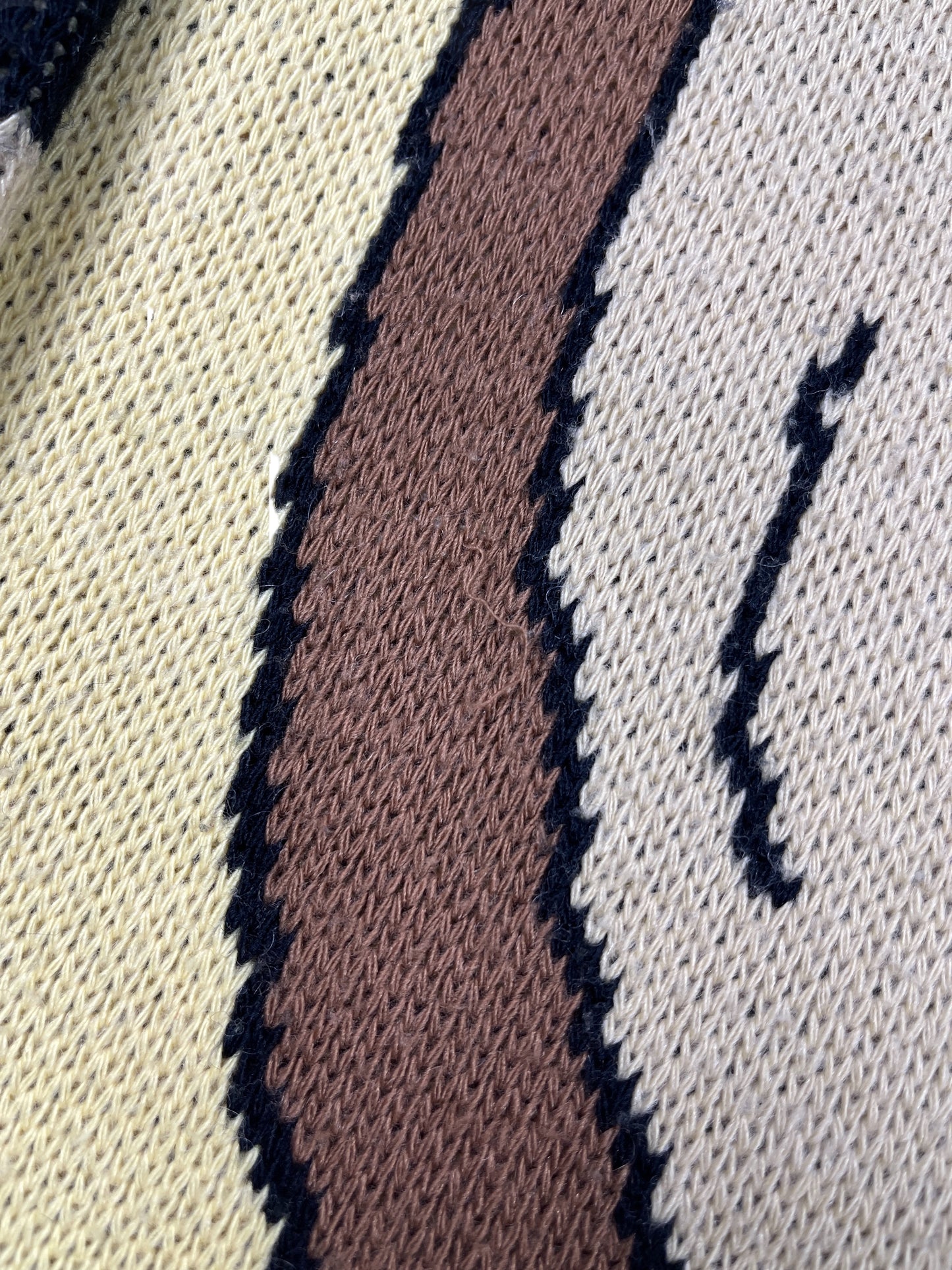 Vintage Tasmanian Devil TAZ 1997 Looney Tunes Chunky Knitted Sweatshirt Yellow Black - L